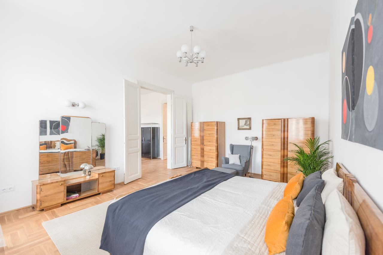 Oasis Apartments - Modern Bauhaus Budapest Extérieur photo